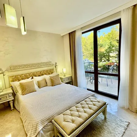 Luxury Coastal Dreams דירה